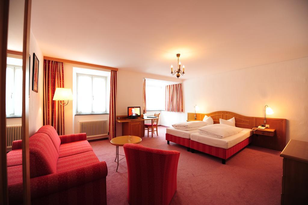 Hotel Krone Matrei am Brenner Δωμάτιο φωτογραφία